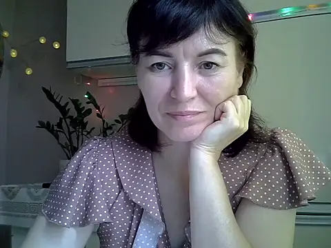 Snapshot of Krystal_82 chatting on 10-10-25, 10:36 Krystal 82 online show from 10-10-25, 10:36