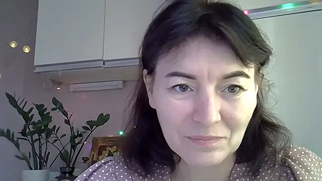 Snapshot of Krystal_82 chatting on 10-15-25, 09:20 Krystal 82 online show from 10-15-25, 09:20