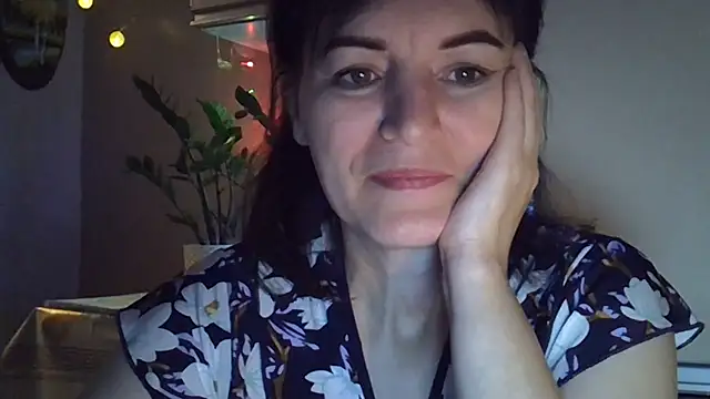 Snapshot of Krystal_82 chatting on 10-18-25, 08:53 Krystal 82 online show from 10-18-25, 08:53