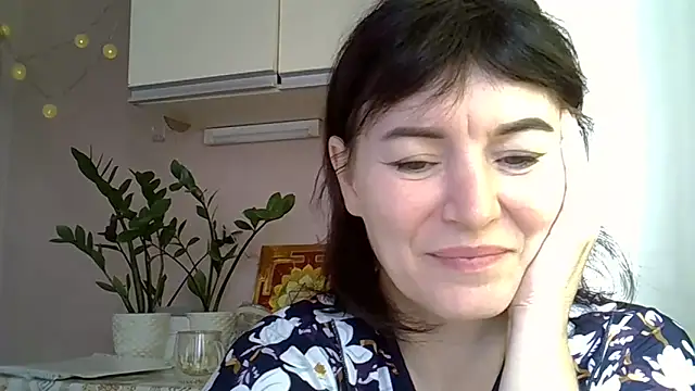 Snapshot of Krystal_82 chatting on 10-19-25, 08:59 Krystal 82 online show from 10-19-25, 08:59