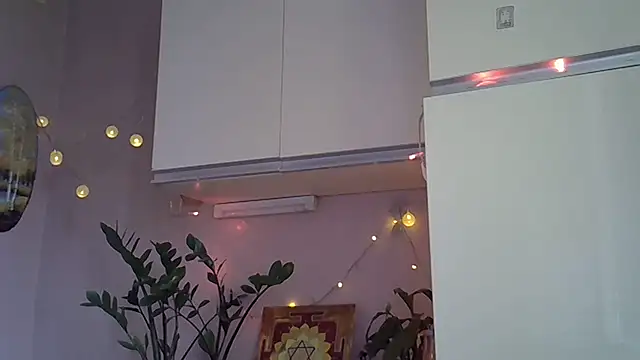 Snapshot of Krystal_82 chatting on 10-22-25, 09:09 Krystal 82 online show from 10-22-25, 09:09