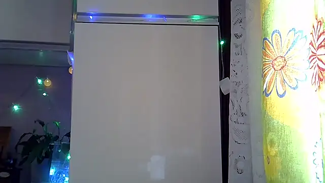 Snapshot of Krystal_82 chatting on 10-29-25, 11:01 Krystal 82 online show from 10-29-25, 11:01