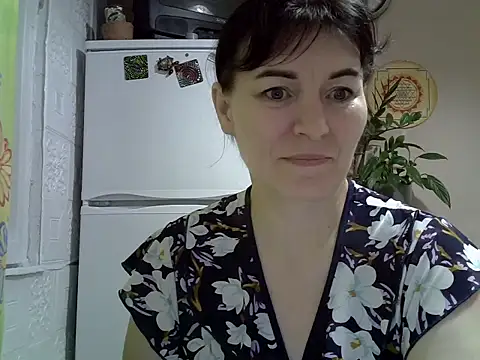 Snapshot of Krystal_82 chatting on 11-13-25, 05:45 Krystal 82 online show from 11-13-25, 05:45