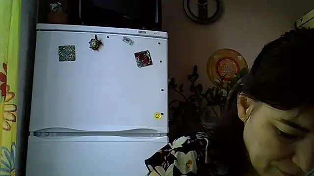 Snapshot of Krystal_82 chatting on 11-19-25, 08:47 Krystal 82 online show from 11-19-25, 08:47