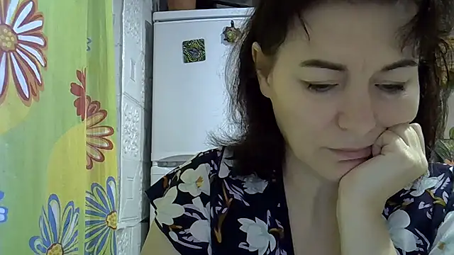 Snapshot of Krystal_82 chatting on 11-20-25, 06:46 Krystal 82 online show from 11-20-25, 06:46