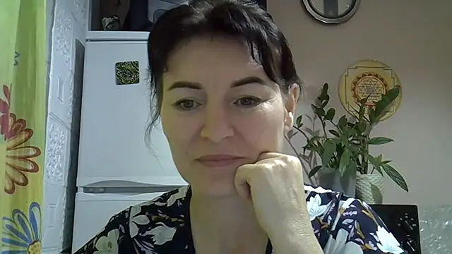 Snapshot of Krystal_82 chatting on 11-20-25, 06:51 Krystal 82 online show from 11-20-25, 06:51