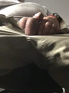Snapshot of Malesub-84 chatting on 05-19-26, 02:34 Malesub-84 online show from 05-19-26, 02:34