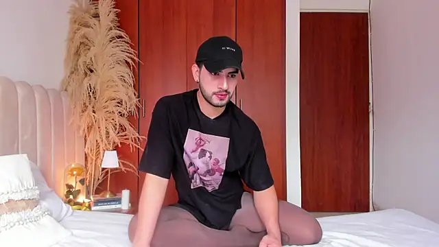 Snapshot of Dark_beauty2 chatting on 09-11-25, 07:47 Dark beauty2 online show from 09-11-25, 07:47