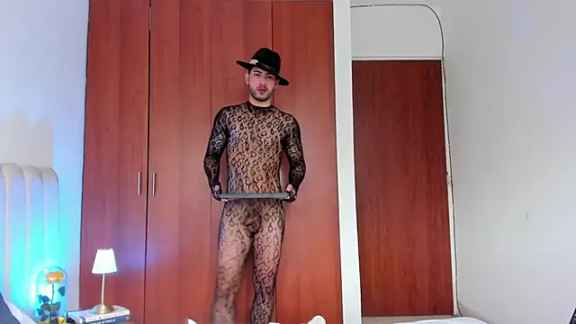 Snapshot of Dark_beauty2 chatting on 10-11-25, 03:10 Dark beauty2 online show from 10-11-25, 03:10