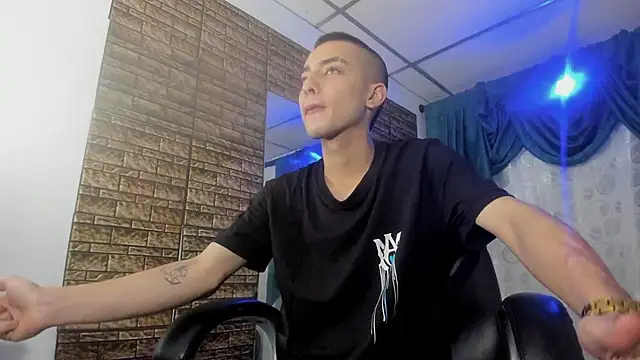 Snapshot of Dereck_Boy8 chatting on 09-12-25, 10:10 Dereck Boy8 online show from 09-12-25, 10:10