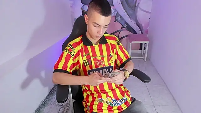 Dereck Boy8 online show from 11-07-25, 07:36