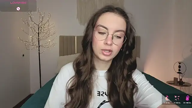 Real cutie1 online show from 04-01-26, 01:41