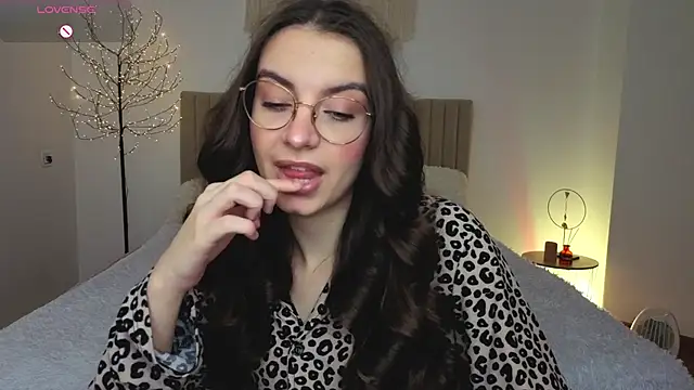 Real cutie1 online show from 04-17-26, 01:25