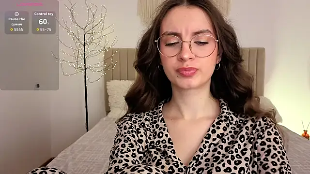 Real cutie1 online show from 06-09-26, 01:01