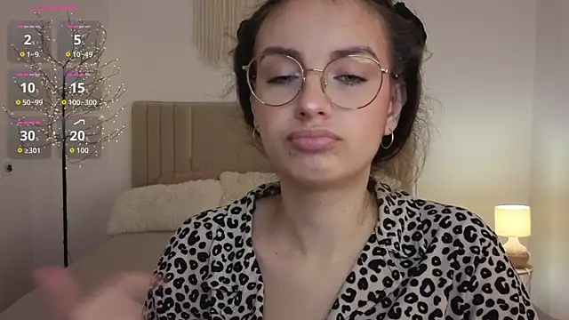 Real cutie1 online show from 07-22-26, 12:41