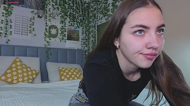 Snapshot of Ashley_Pierce chatting on 09-18-25, 04:03 Ashley Pierce online show from 09-18-25, 04:03