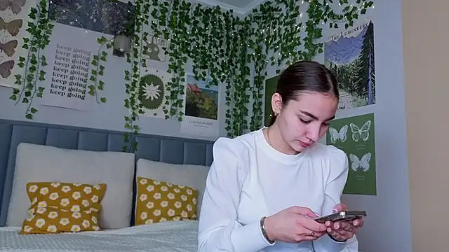 Snapshot of Ashley_Pierce chatting on 10-05-25, 04:11 Ashley Pierce online show from 10-05-25, 04:11