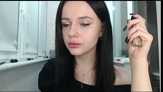 Snapshot of Blair_Yates chatting on 10-16-25, 09:16 Blair Yates online show from 10-16-25, 09:16