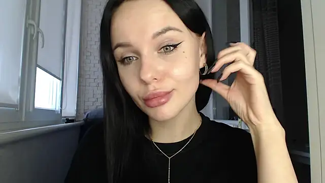 Snapshot of Blair_Yates chatting on 10-20-25, 02:39 Blair Yates online show from 10-20-25, 02:39