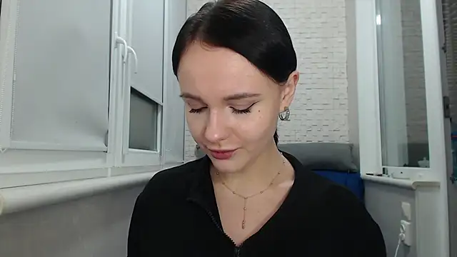 Snapshot of Blair_Yates chatting on 11-13-25, 10:30 Blair Yates online show from 11-13-25, 10:30