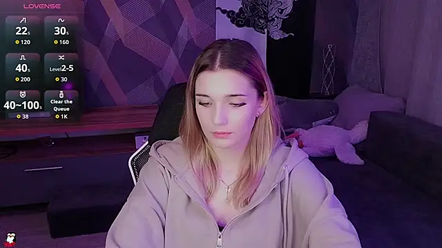 Snapshot of Sandy_Belle chatting on 11-18-25, 07:29 Sandy Belle online show from 11-18-25, 07:29