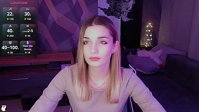 Snapshot of Sandy_Belle chatting on 11-28-25, 10:45 Sandy Belle online show from 11-28-25, 10:45