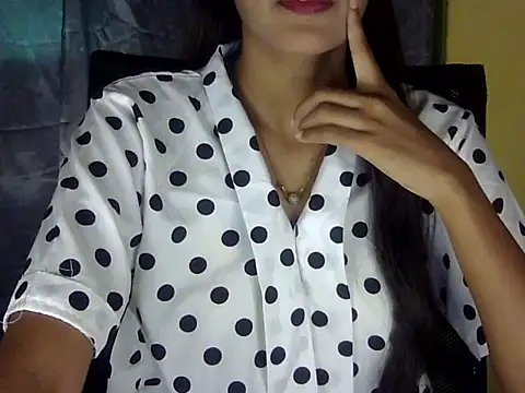 zara Khan0 online show from 11-09-25, 02:32