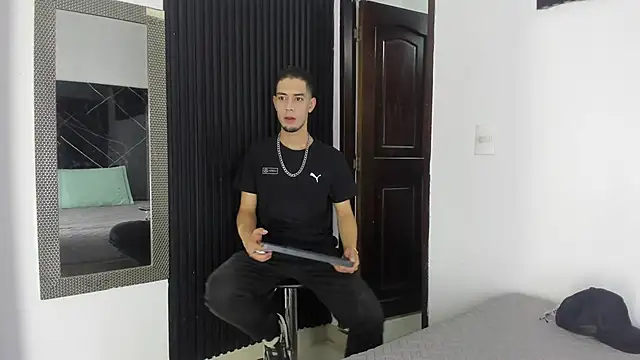 Snapshot of _Axel_09 chatting on 04-21-26, 03:57 Axel 09 online show from 04-21-26, 03:57