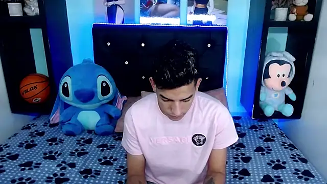 Snapshot of x_oliver_x chatting on 09-28-25, 03:56 x oliver x online show from 09-28-25, 03:56