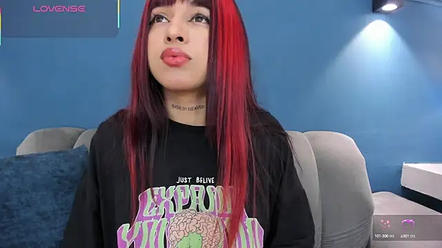 Snapshot of MartinaBlakees chatting on 11-06-25, 02:07 MartinaBlakees online show from 11-06-25, 02:07