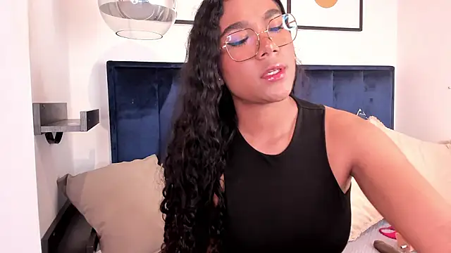 Seshat Hitt online show from 10-15-25, 04:12