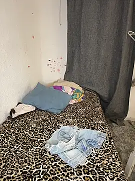 Nia Desire online show from 04-28-26, 06:51