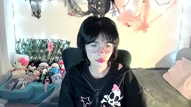 dolliette24 online show from 10-14-25, 02:01