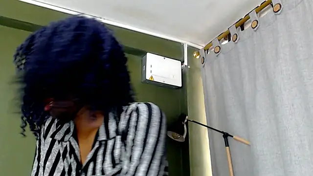 Evaa 18 online show from 09-16-25, 05:36