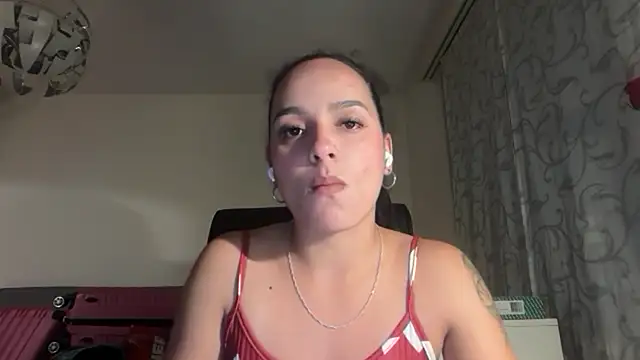 Snapshot of Maia_Park chatting on 05-15-26, 08:49 Maia Park online show from 05-15-26, 08:49
