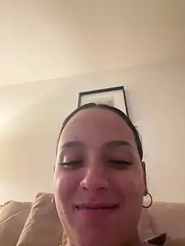 Snapshot of Maia_Park chatting on 05-19-26, 08:26 Maia Park online show from 05-19-26, 08:26