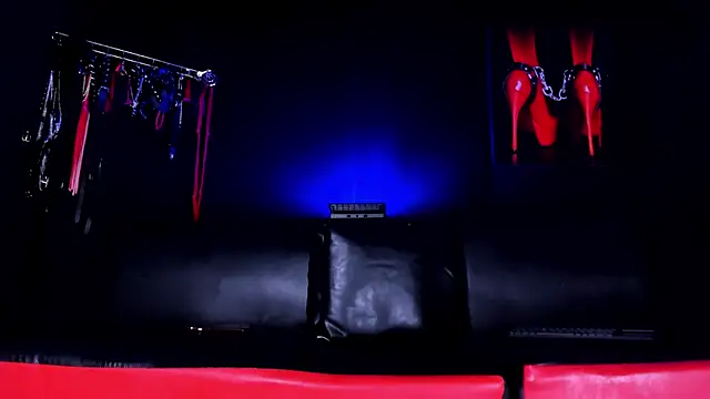 Snapshot of isabellestone chatting on 12-04-25, 11:02 isabellestone online show from 12-04-25, 11:02