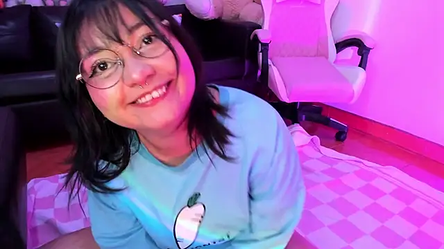 Lolii Zoe online show from 11-30-25, 08:24