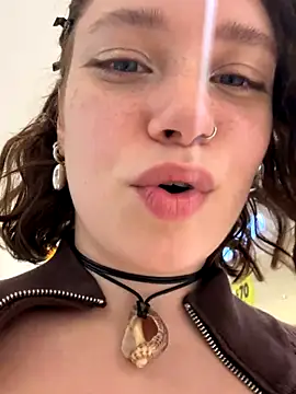 lucy-joy online show from 09-12-25, 08:25