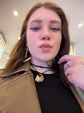 lucy-joy online show from 04-25-26, 08:17