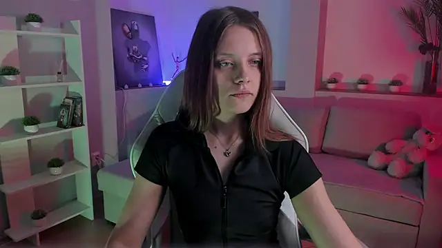 Snapshot of AlicePill chatting on 10-23-25, 02:11 AlicePill online show from 10-23-25, 02:11