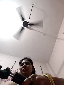 Yourhotsweetgirl online show from 03-12-26, 12:50