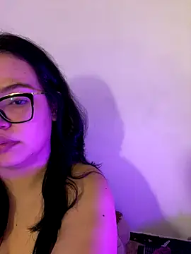 Emily Taylor2 online show from 10-17-25, 01:53