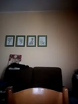 Snapshot of ynroh_87 chatting on 05-13-26, 04:04 ynroh 87 online show from 05-13-26, 04:04