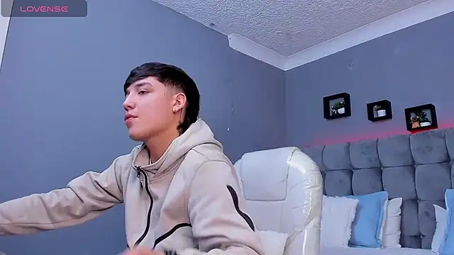 Snapshot of Ares_di_martin chatting on 11-05-25, 04:56 Ares di martin online show from 11-05-25, 04:56