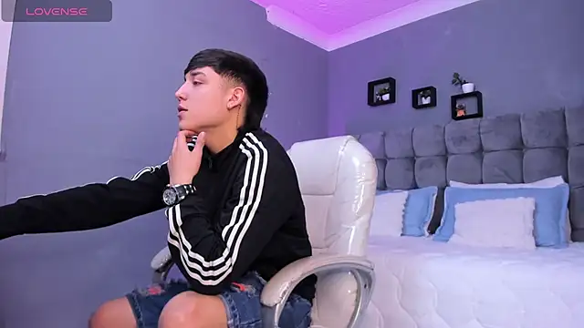 Snapshot of Ares_di_martin chatting on 11-08-25, 05:18 Ares di martin online show from 11-08-25, 05:18