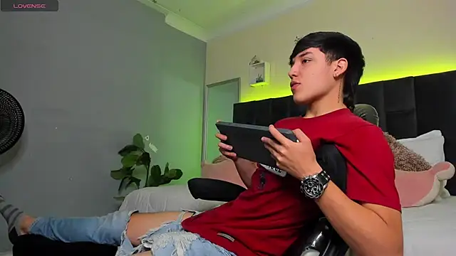 Snapshot of Ares_di_martin chatting on 11-29-25, 01:36 Ares di martin online show from 11-29-25, 01:36