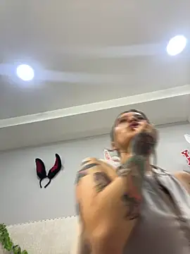 Snapshot of KoraSweett chatting on 10-16-25, 04:52 KoraSweett online show from 10-16-25, 04:52