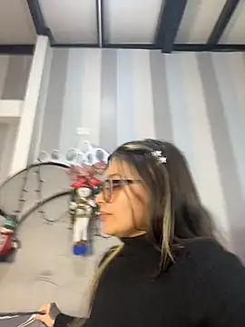 Snapshot of KoraSweett chatting on 11-27-25, 06:54 KoraSweett online show from 11-27-25, 06:54