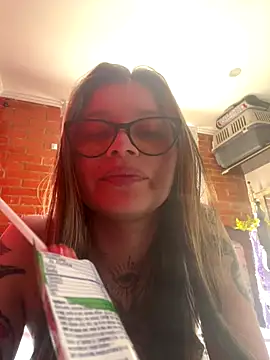 Snapshot of KoraSweett chatting on 12-17-25, 06:36 KoraSweett online show from 12-17-25, 06:36